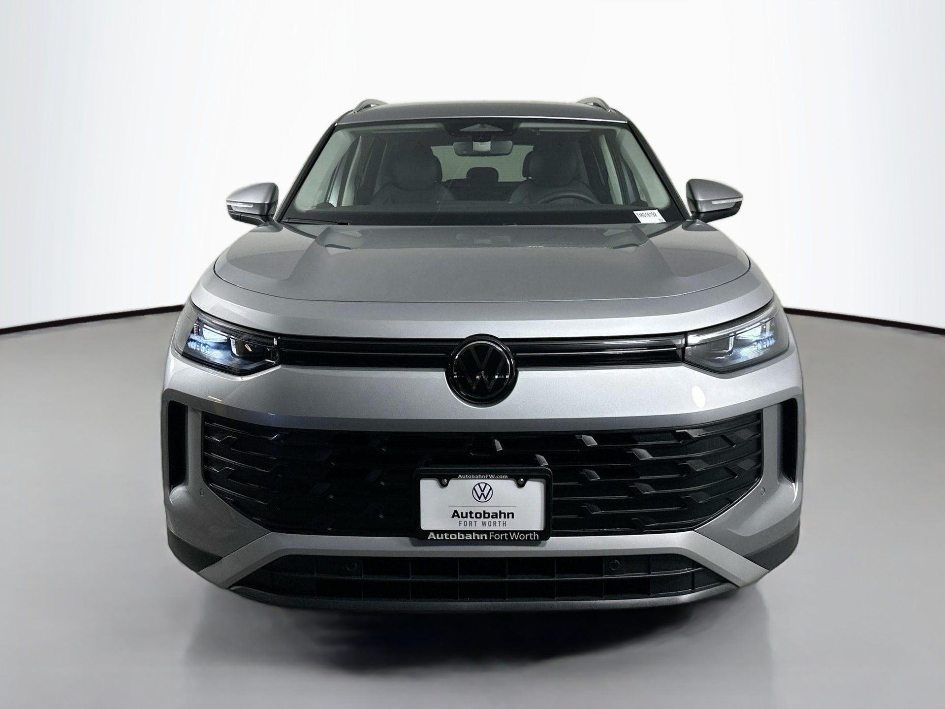 Certified 2026 Volkswagen Tiguan SE AWD/4WD image 2