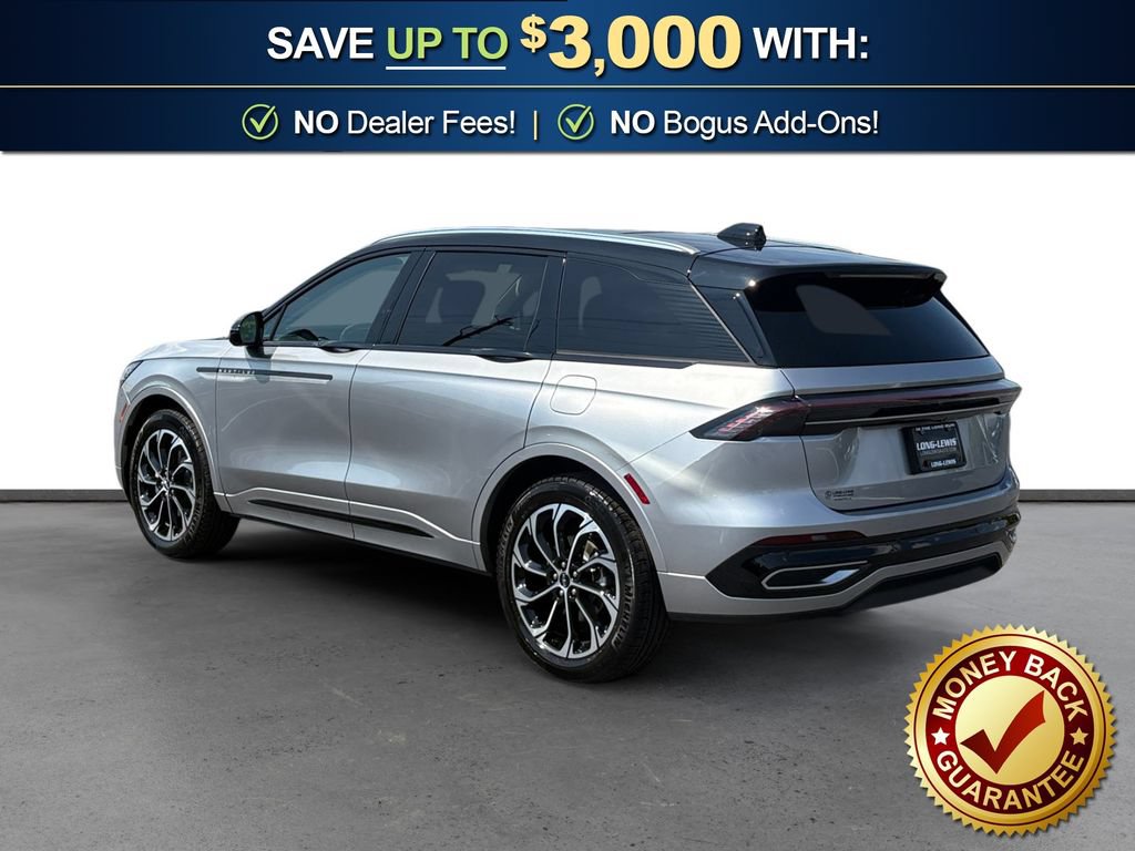 Used 2025 Lincoln Nautilus Reserve AWD/4WD image 4