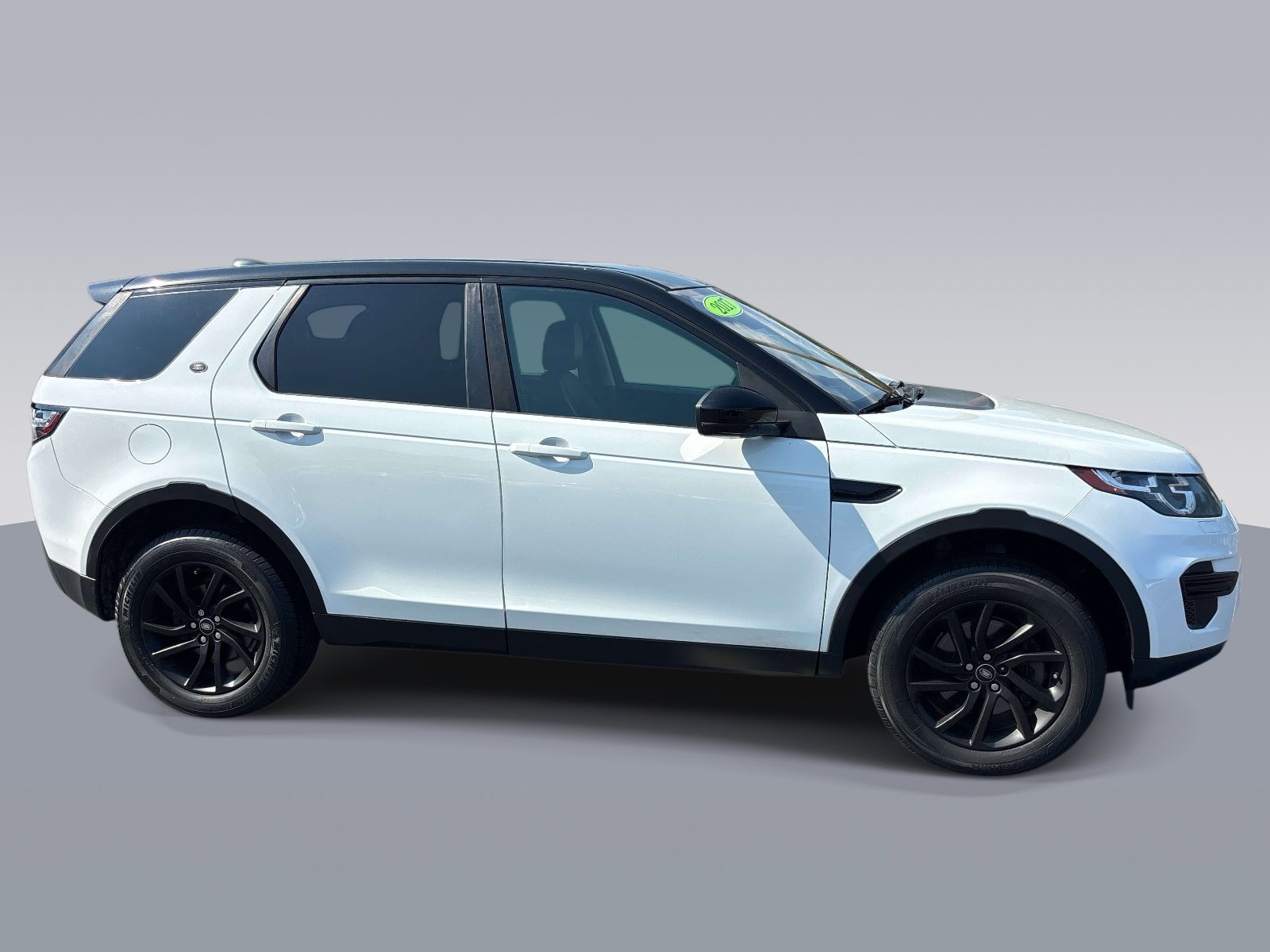 Used 2017 Land Rover Discovery Sport SE AWD/4WD image 2