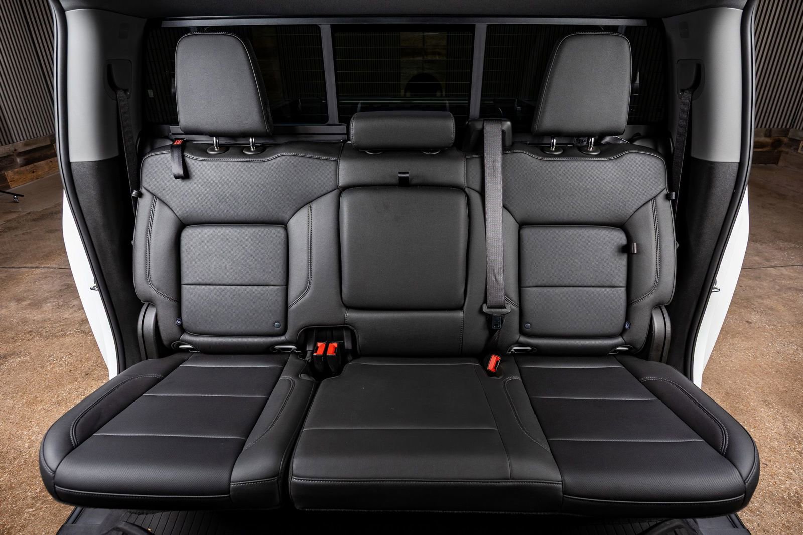 Used 2024 Chevrolet Silverado 2500 LTZ w/ LTZ Premium Package image 33