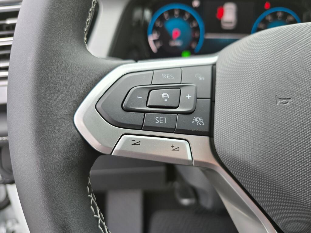 New 2026 Volkswagen Atlas Cross Sport SE AWD/4WD image 19