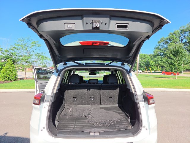 Used 2025 Nissan Rogue SL FWD image 29