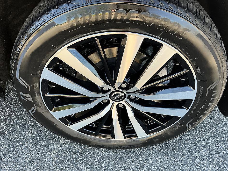 Certified 2024 Nissan Pathfinder Platinum w/ Cargo Package image 9