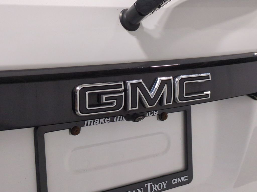 Used 2023 GMC Acadia SLE w/ Driver Convenience Package image 12