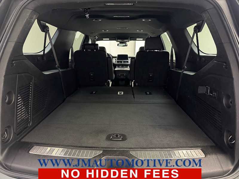 Used 2023 Chevrolet Suburban Premier AWD/4WD image 18