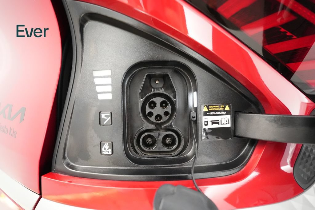 Used 2024 Kia EV6 Light RWD image 10