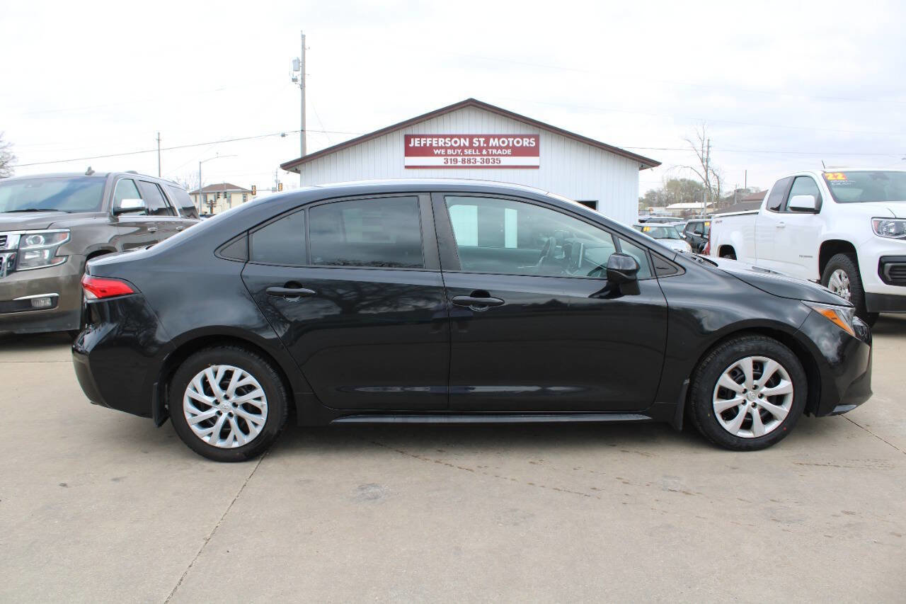 Used 2020 Toyota Corolla LE FWD image 1