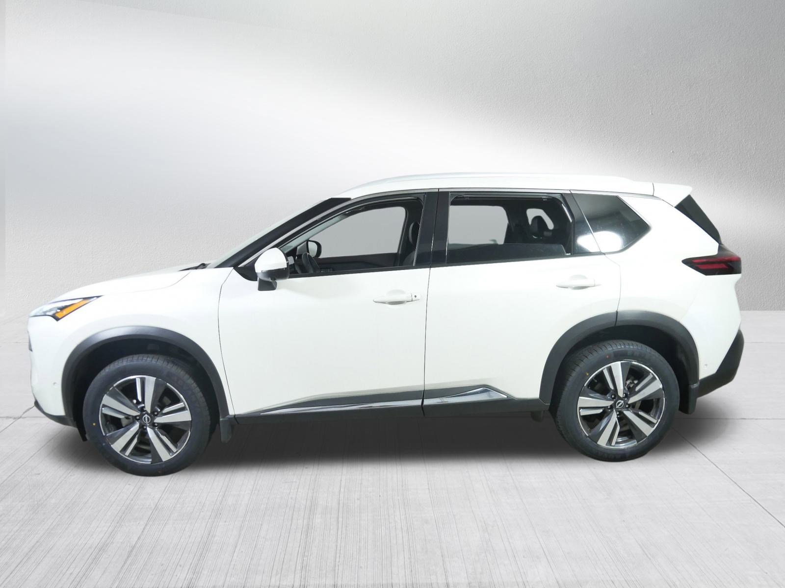 Used 2023 Nissan Rogue SL w/ SL Premium Package image 4