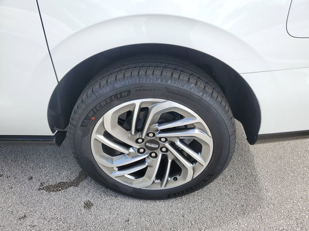 New 2025 Lincoln Navigator L Reserve image 9