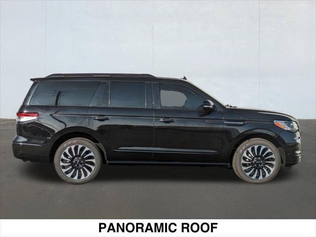 Used 2024 Lincoln Navigator Reserve AWD/4WD image 6