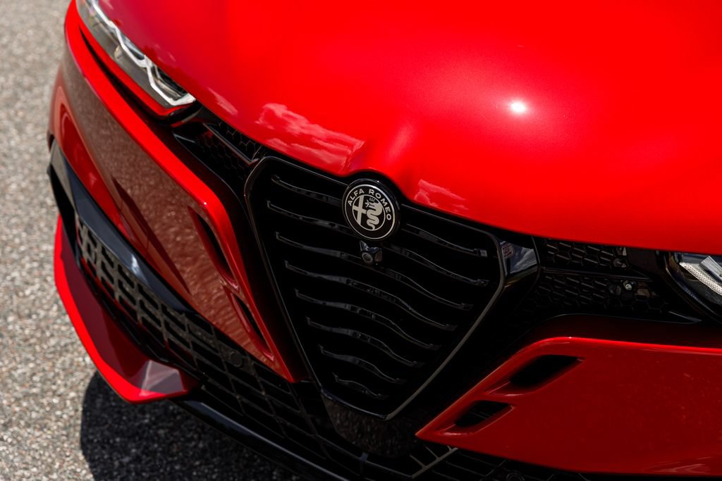 New 2026 Alfa Romeo Tonale w/ Active Assist Package AWD/4WD image 43