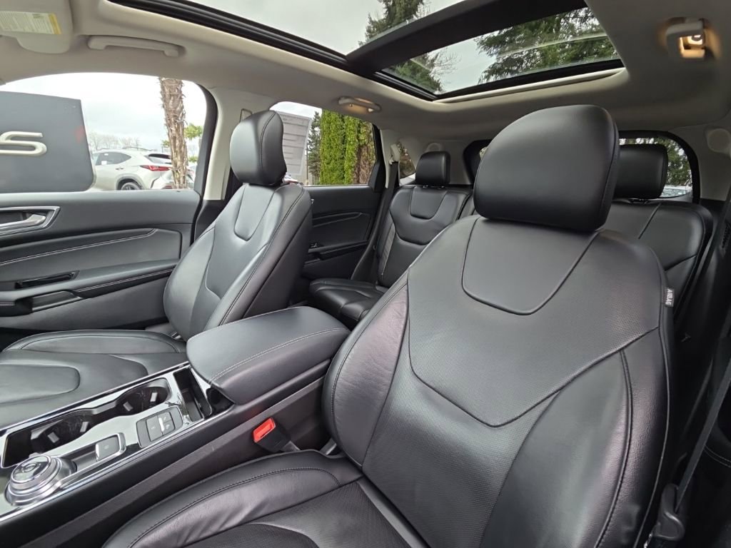 Used 2019 Ford Edge Titanium w/ Equipment Group 301A image 14