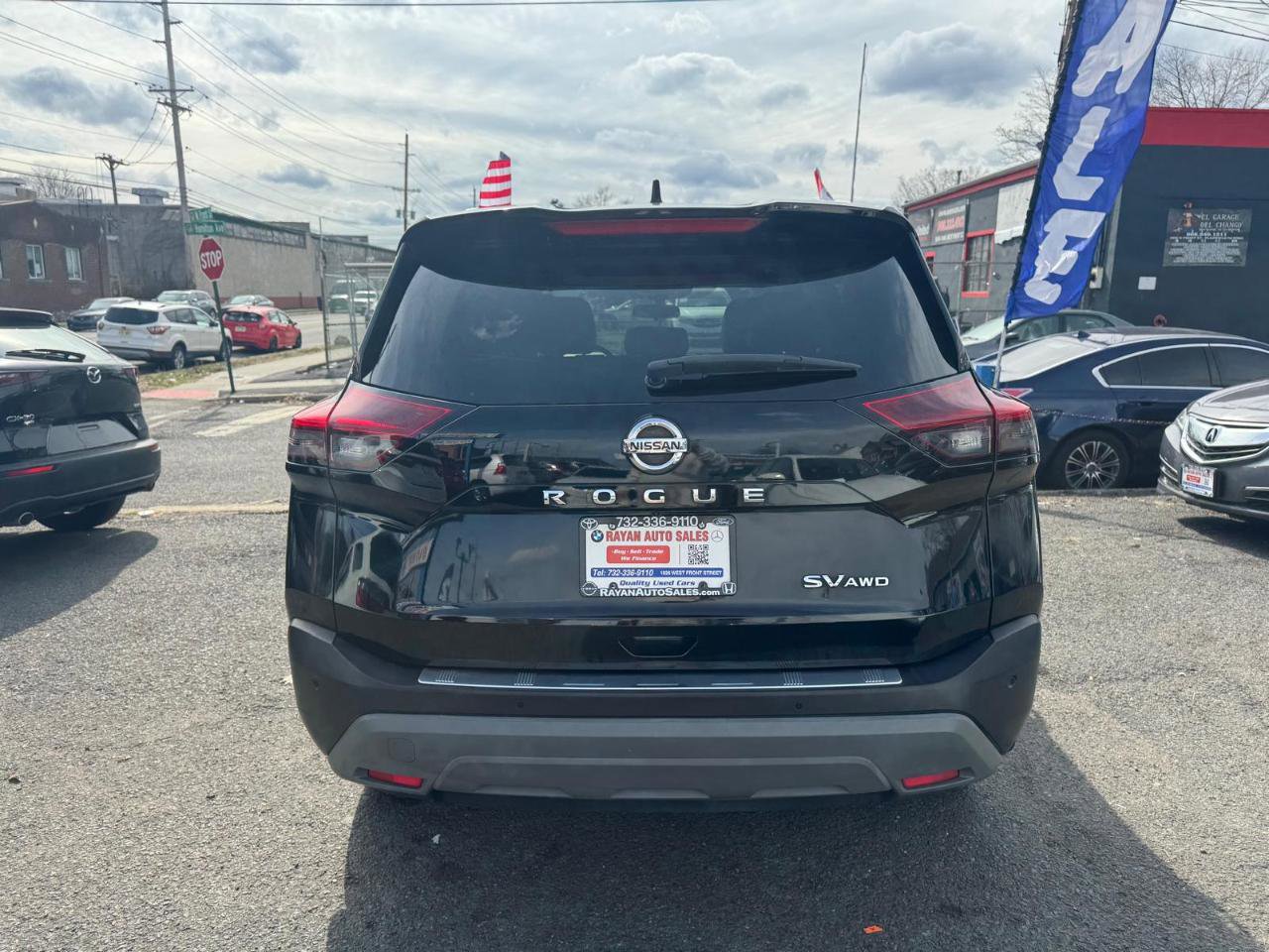 Used 2021 Nissan Rogue SV w/ Premium Package image 6