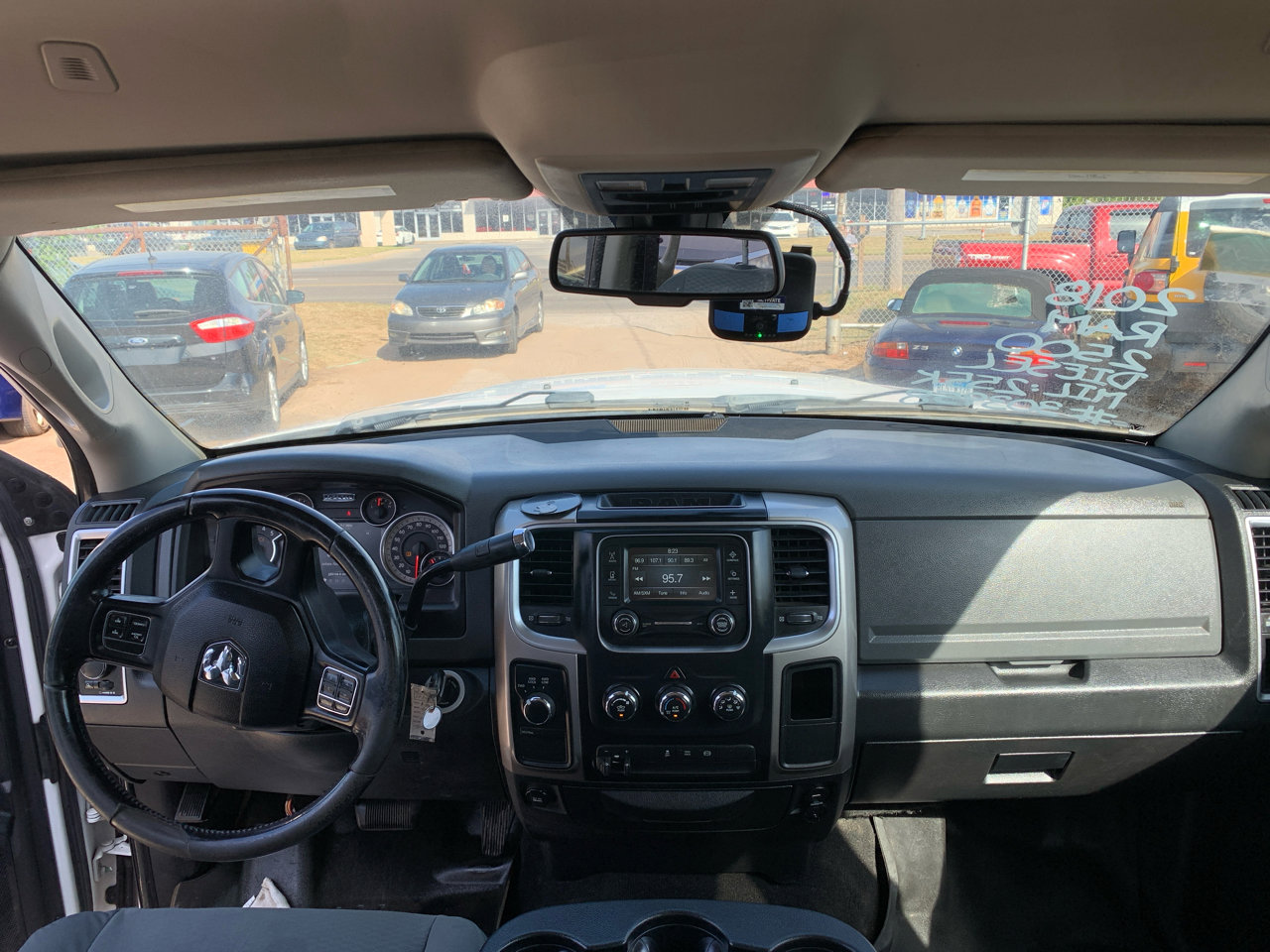 Used 2018 RAM 2500 SLT w/ Luxury Group image 33