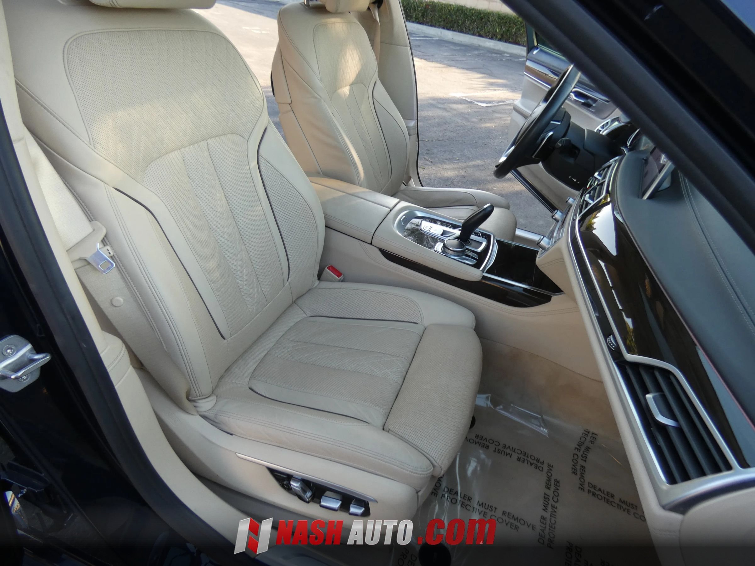 Used 2016 BMW 750i xDrive AWD/4WD image 32