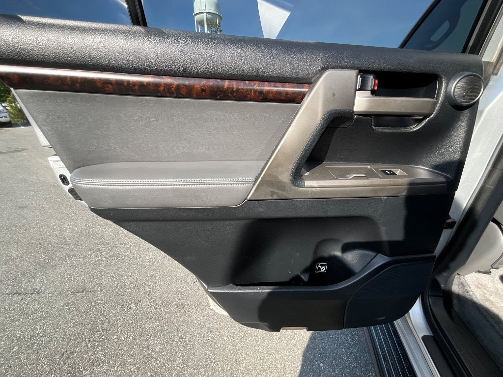 Used 2009 Toyota Land Cruiser AWD/4WD image 20