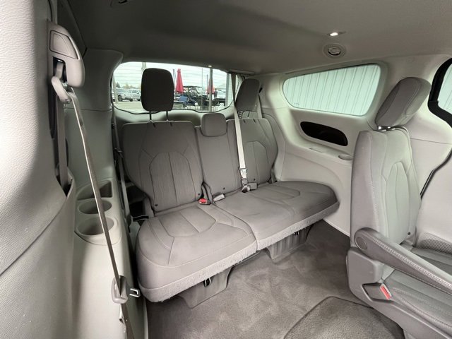 Used 2020 Chrysler Pacifica Touring w/ Advanced Safetytec Group image 35
