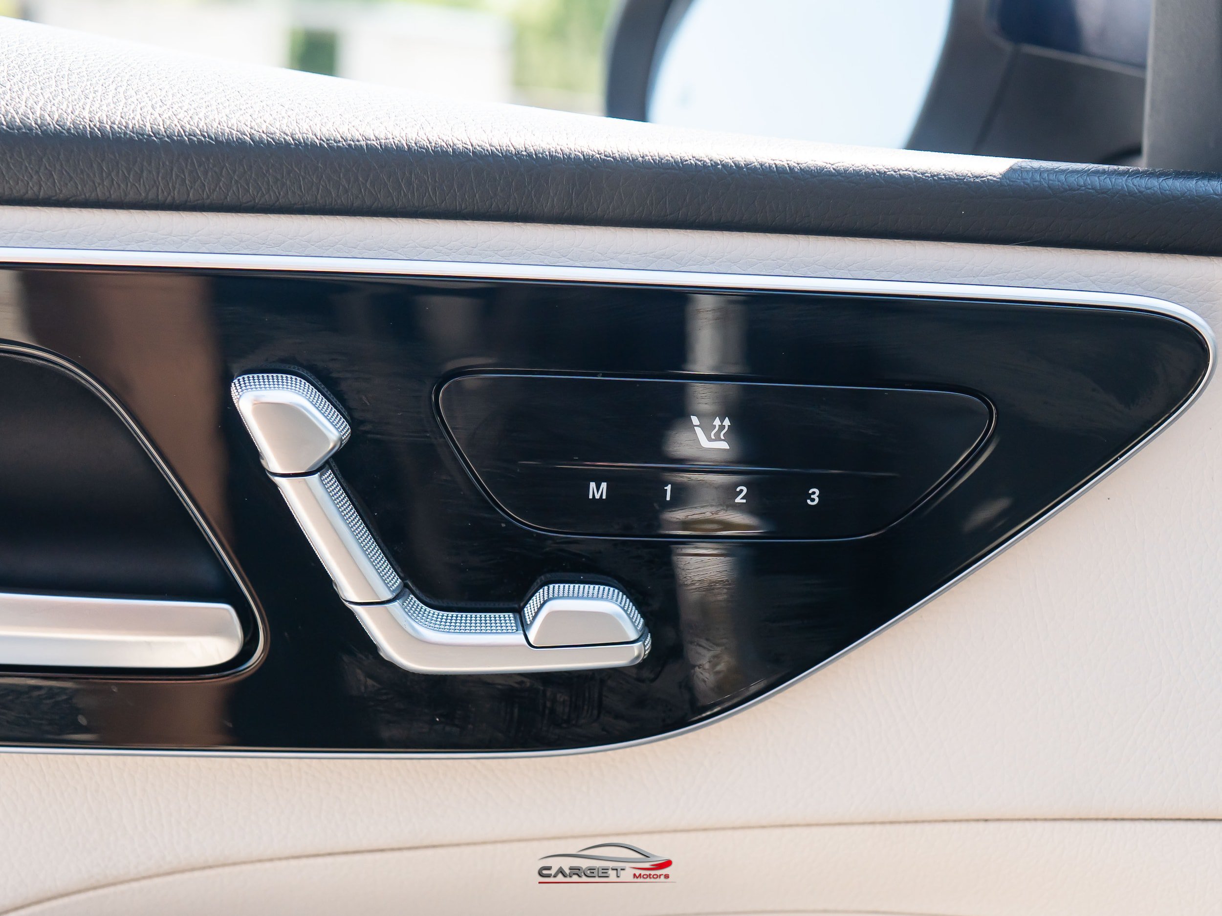 Used 2022 Mercedes-Benz C 300 4MATIC Sedan w/ Exclusive Trim Package image 39