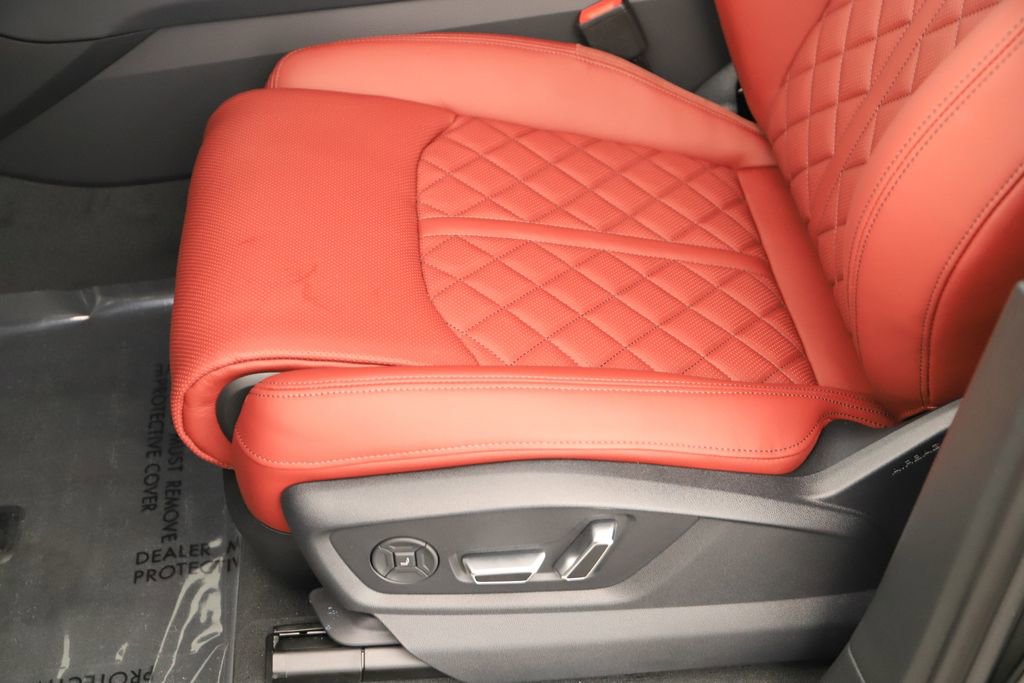 New 2026 Audi SQ7 Prestige image 25