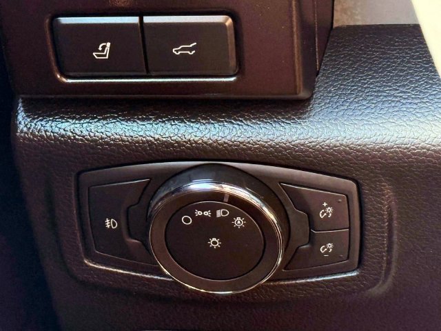 Used 2018 Ford Expedition Limited AWD/4WD image 23