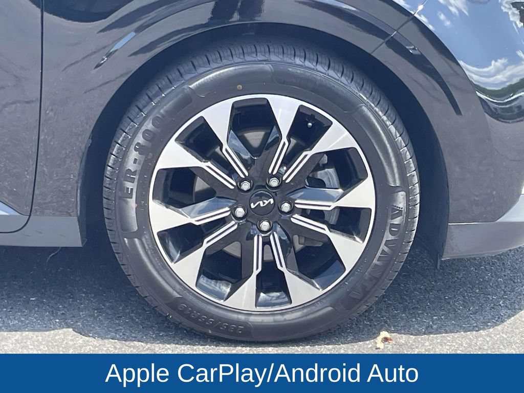 Used 2024 Kia Carnival EX FWD image 10