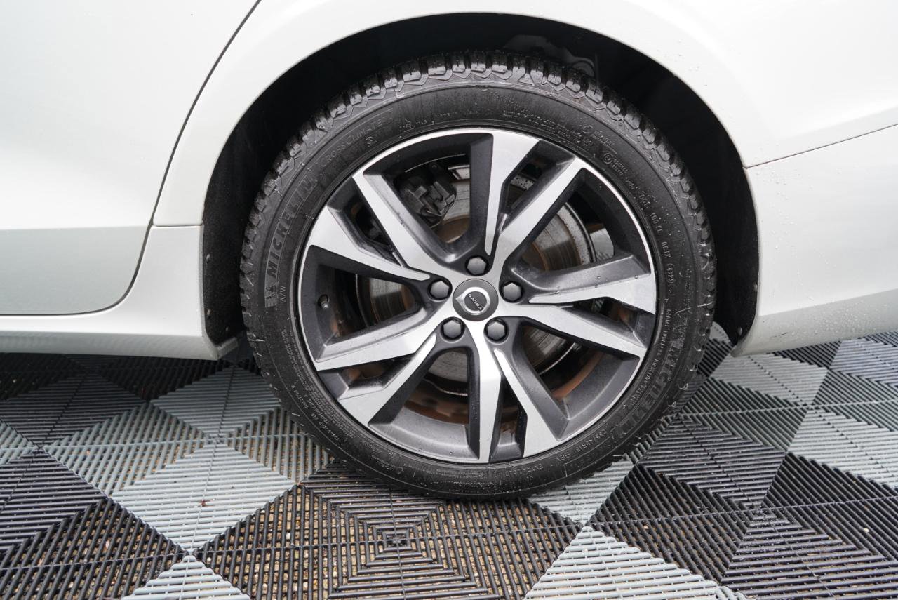Used 2019 Volvo S60 T6 R-Design AWD/4WD image 14