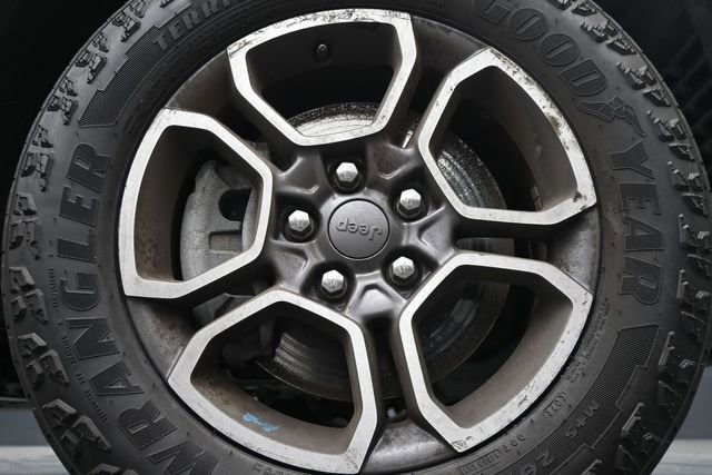 Used 2023 Jeep Grand Cherokee Trailhawk w/ Luxury Tech Group III AWD/4WD image 9
