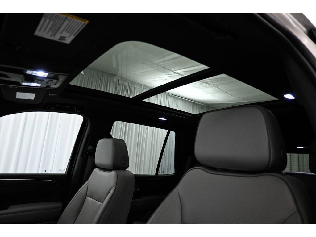 Used 2022 GMC Yukon SLT w/ SLT Luxury Package AWD/4WD image 35