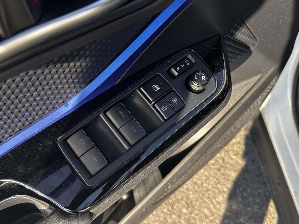 Used 2021 Toyota C-HR XLE FWD image 15