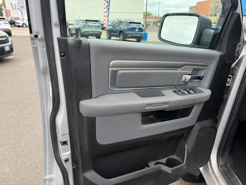 Used 2019 RAM 1500 Big Horn AWD/4WD image 13