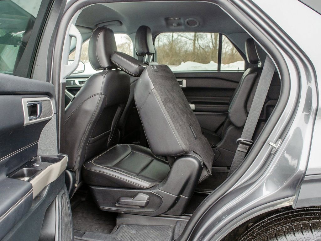 Used 2022 Ford Explorer XLT w/ Equipment Group 202A image 29