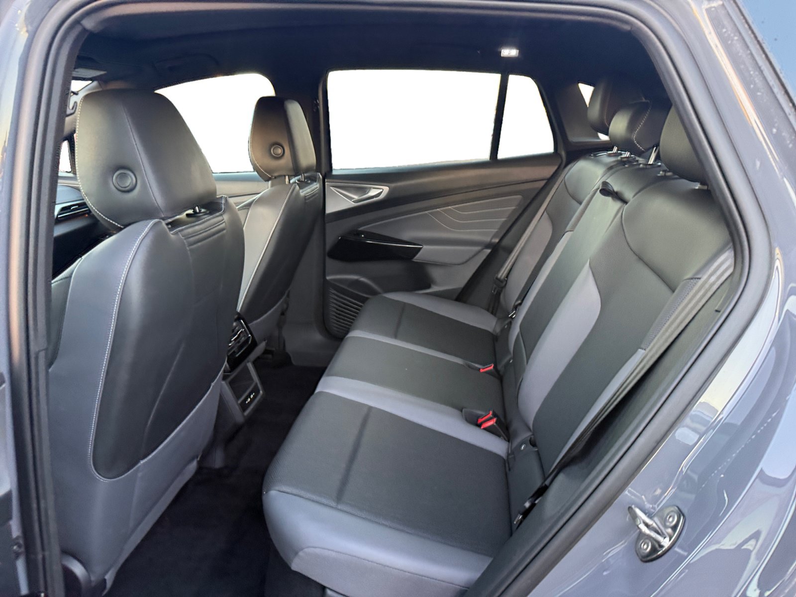 Used 2023 Volkswagen ID.4 Pro S AWD/4WD image 16