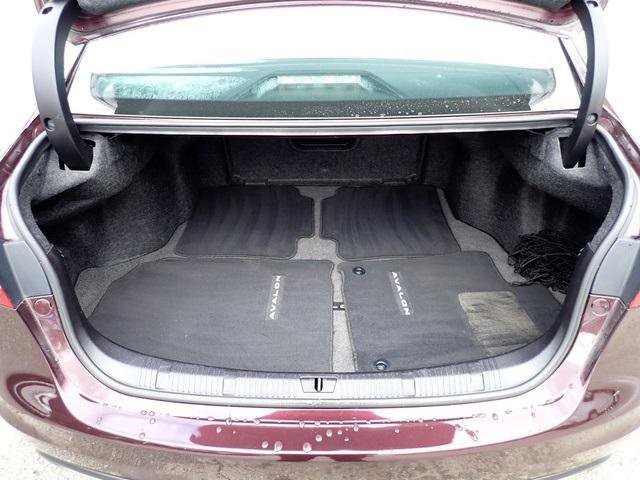 Certified 2018 Toyota Avalon XLE image 6