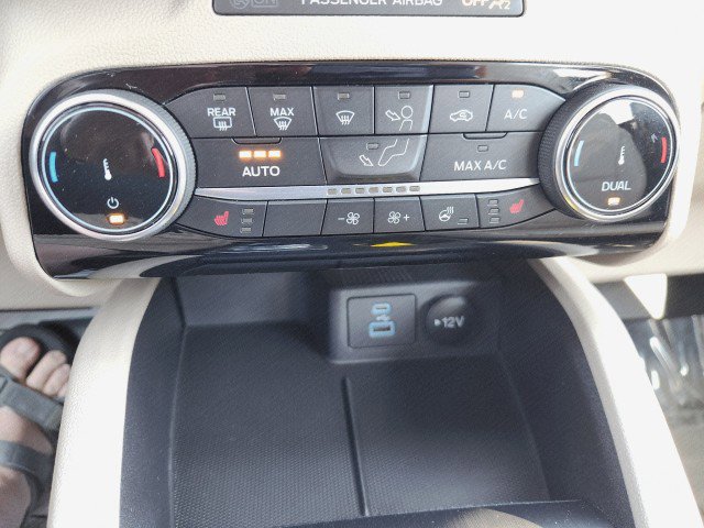 Used 2022 Ford Escape Titanium w/ Class II Trailer Tow Package image 45