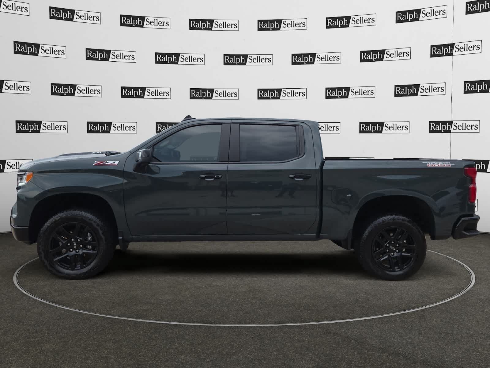 Used 2026 Chevrolet Silverado 1500 LT Trail Boss w/ LT Trail Boss Premium Package AWD/4WD image 3