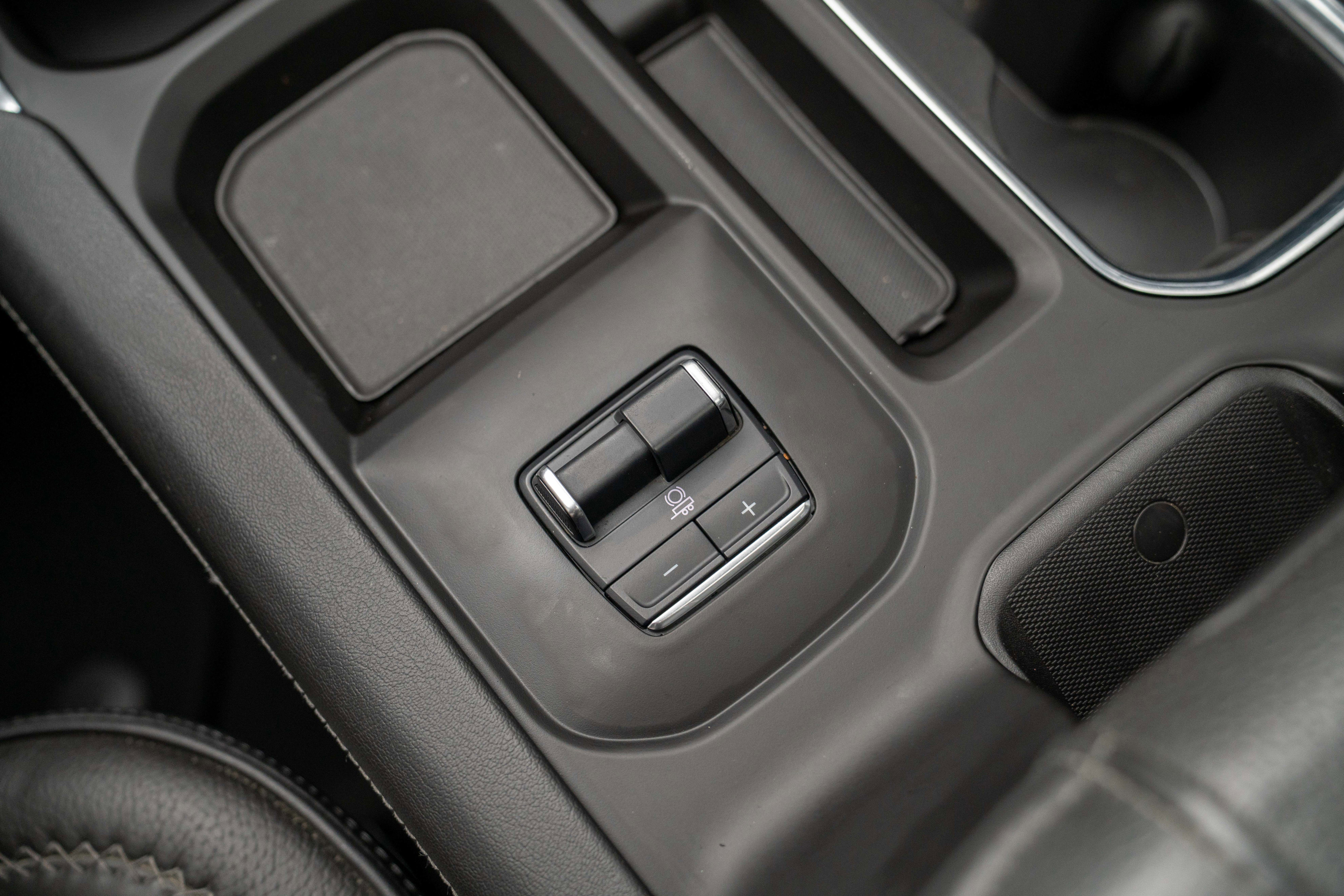 Used 2024 GMC Sierra 3500 Denali w/ Denali Reserve Package image 28