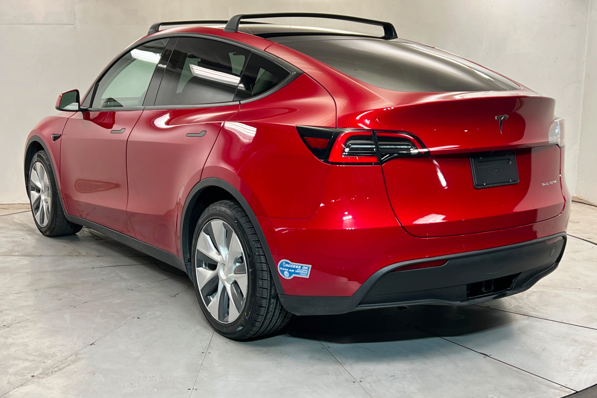 Used 2020 Tesla Model Y Long Range AWD/4WD image 3