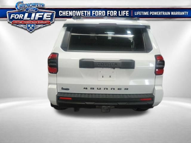 Used 2025 Toyota 4Runner SR5 AWD/4WD image 3