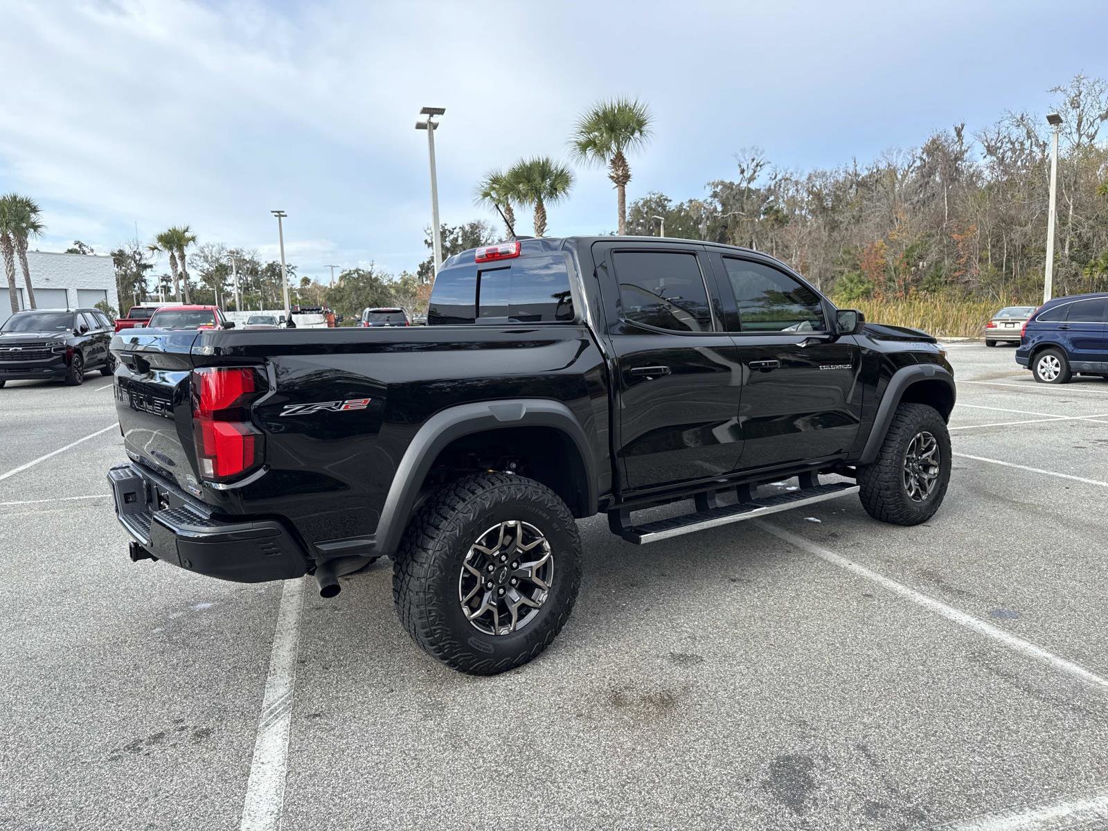 Used 2024 Chevrolet Colorado ZR2 w/ ZR2 Convenience Package III image 3