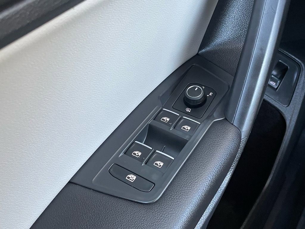 Used 2021 Volkswagen Tiguan SEL image 20