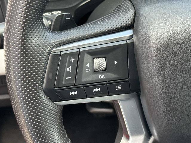 Used 2025 Mitsubishi Outlander AWD image 23