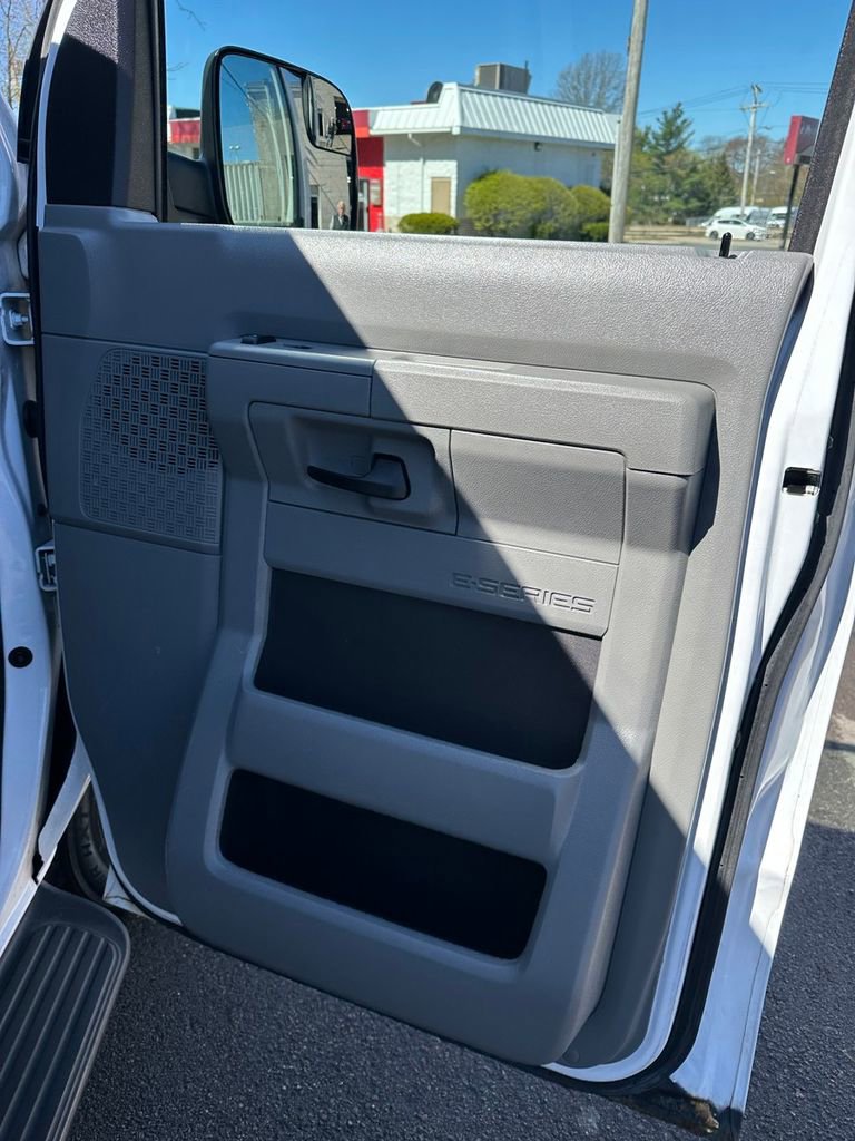 Used 2012 Ford E-350 and Econoline 350 XLT RWD image 28