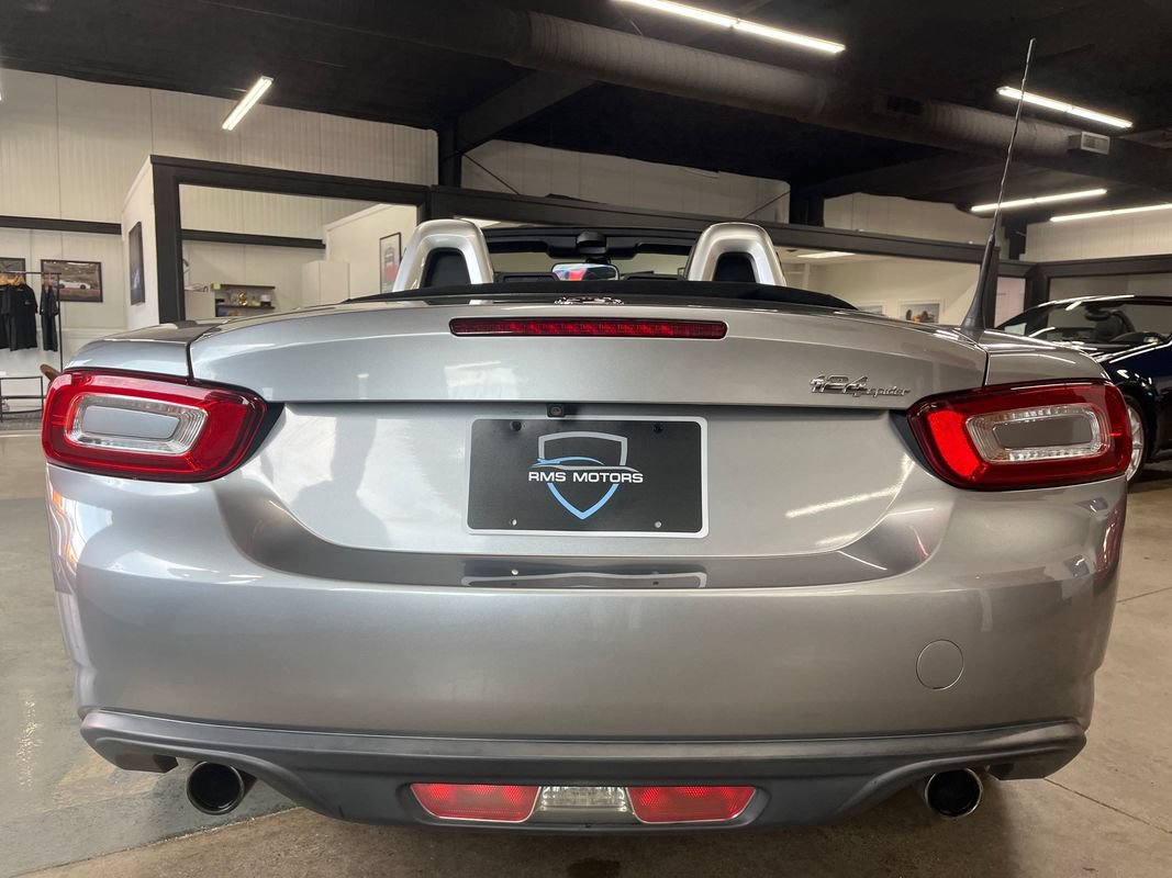 Used 2017 FIAT 124 Spider Lusso RWD image 17