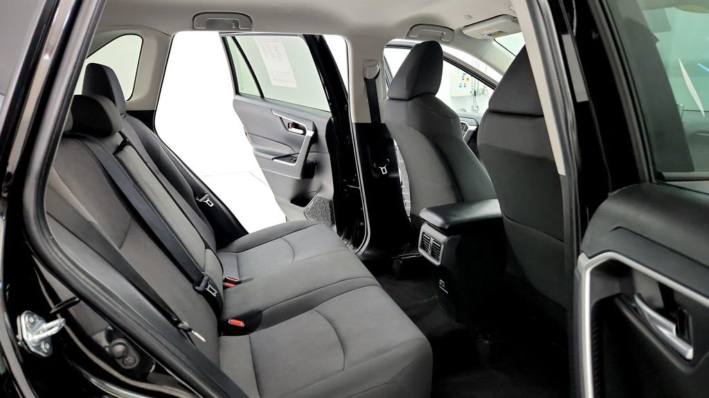 Certified 2025 Toyota RAV4 XLE AWD/4WD image 18