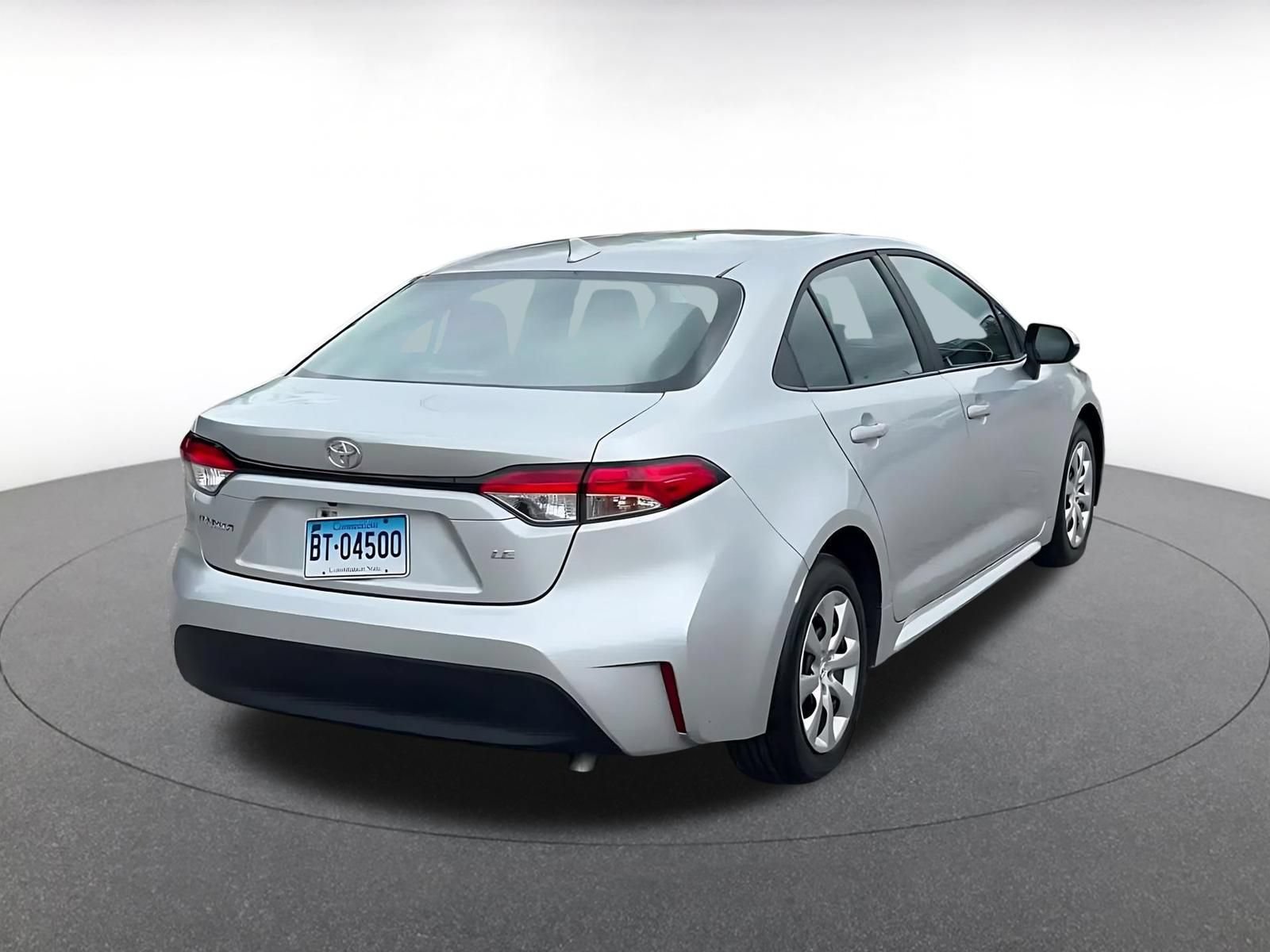 Used 2025 Toyota Corolla LE FWD image 14