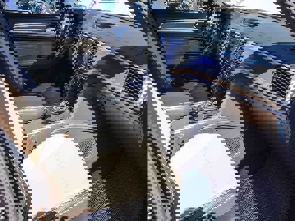 Used 2022 Volkswagen Atlas Cross Sport SEL R-Line image 15