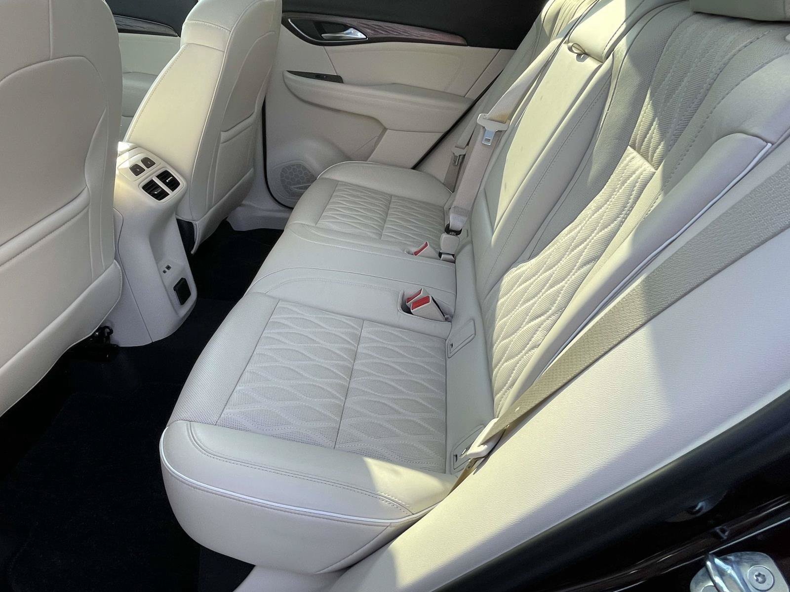 Certified 2021 Buick Envision Avenir w/ Technology Package II AWD/4WD image 15