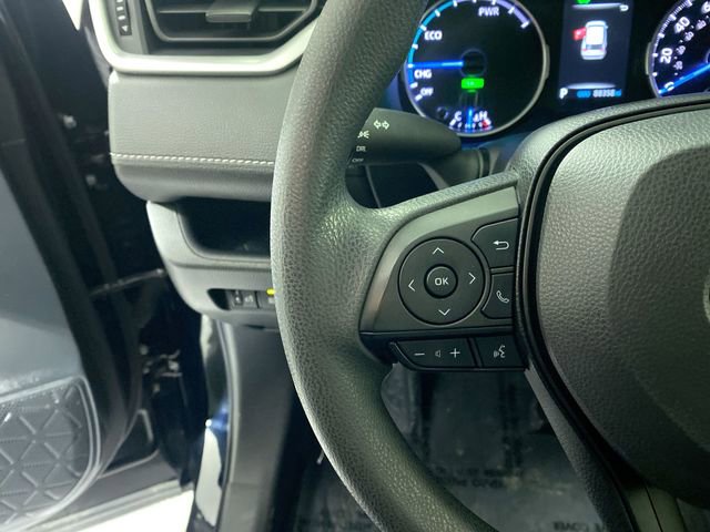 Used 2021 Toyota RAV4 LE image 11