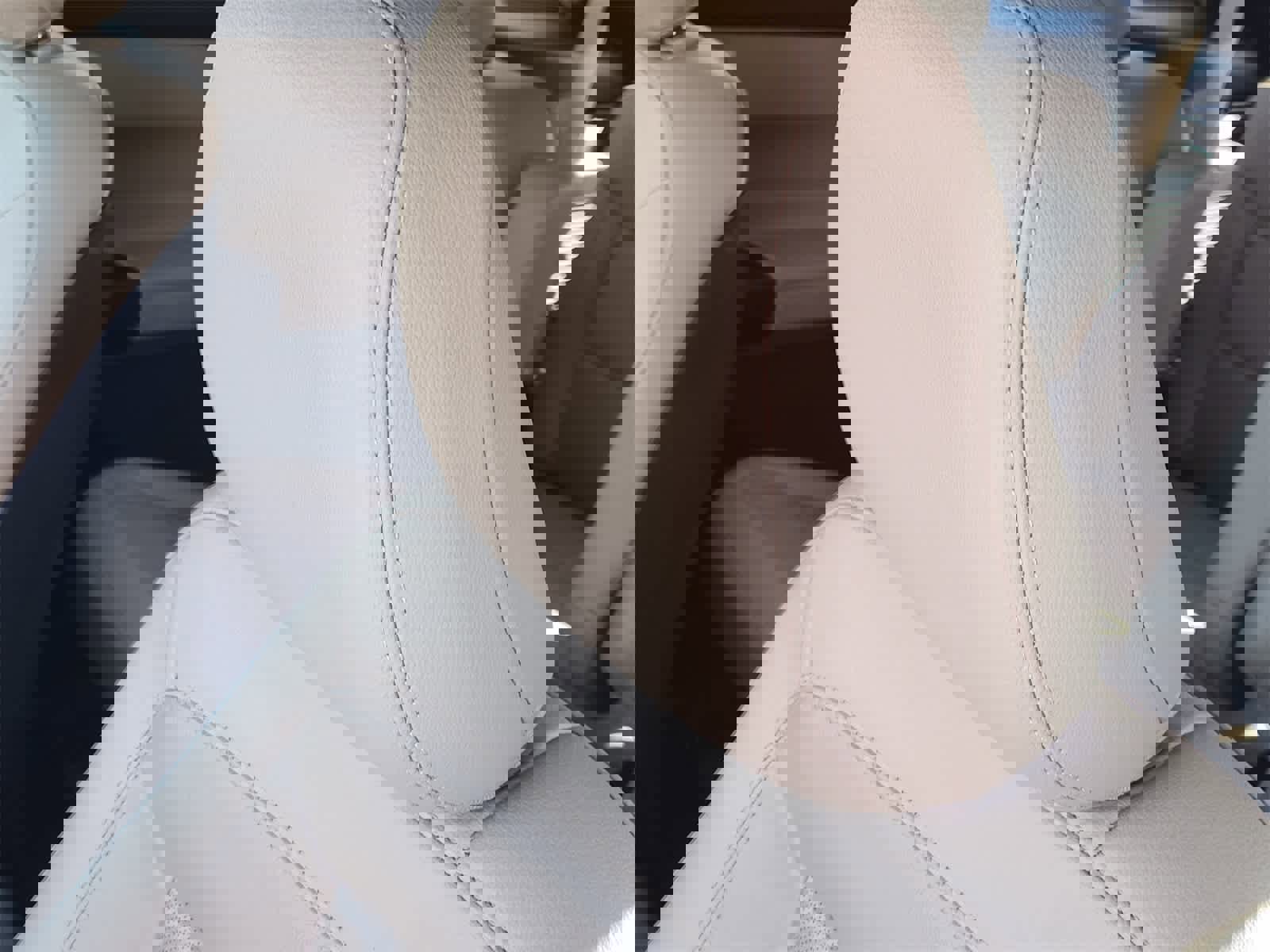 Used 2020 Ford Explorer Limited image 15