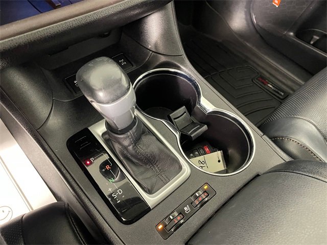 Used 2015 Toyota Highlander Limited image 9